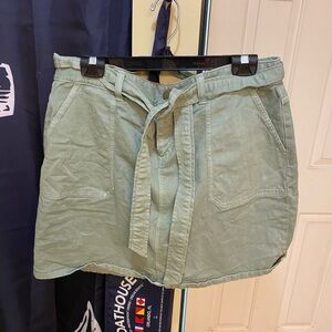 Vineyard Vines skirt size 16